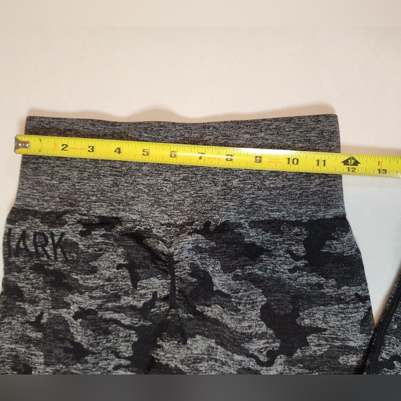 Gymshark Adapt Camo Seamless Leggings black and gray camo size xs - Picture 7 of 12